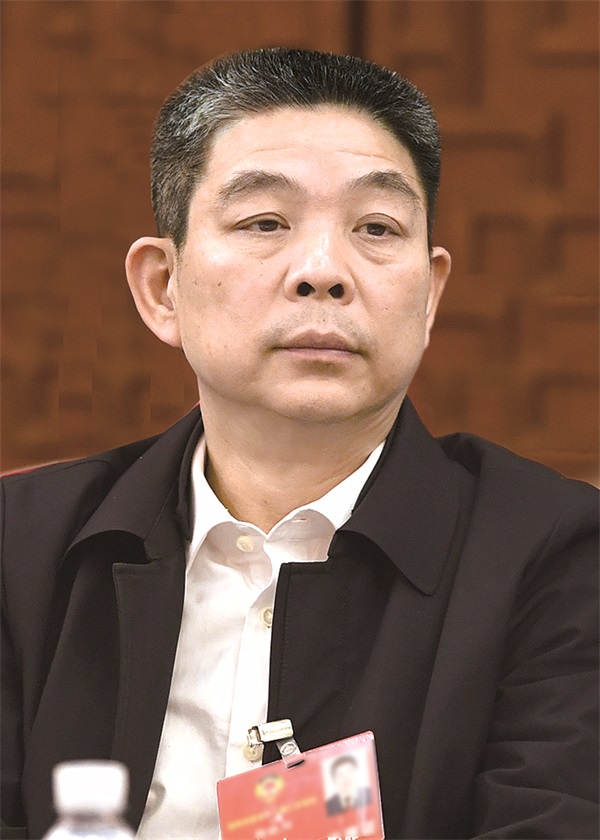 鞠晓阳83838.jpg