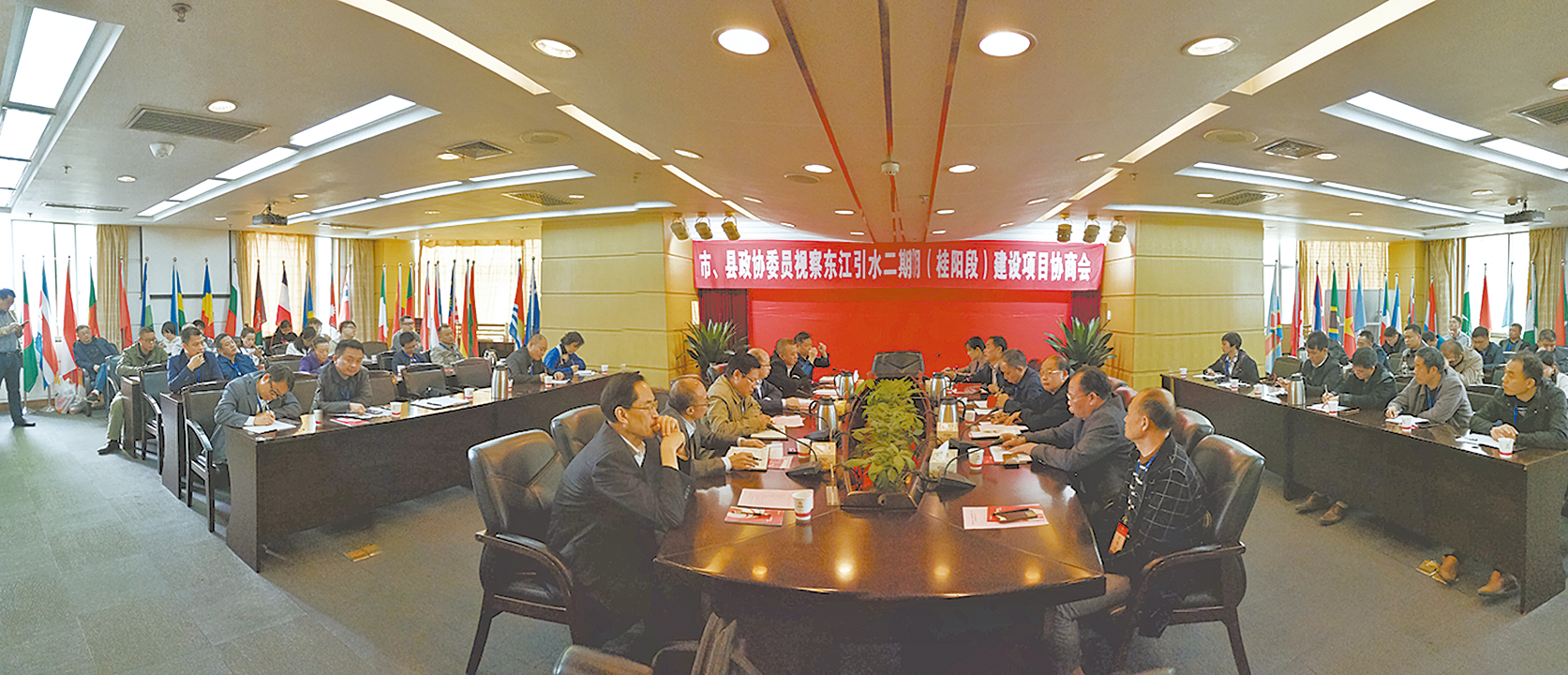 市县政协委员视察东江引水二期（桂阳段）建设项目协商会164045.jpg