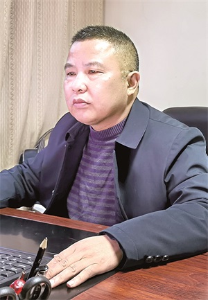 向绪栋.jpg