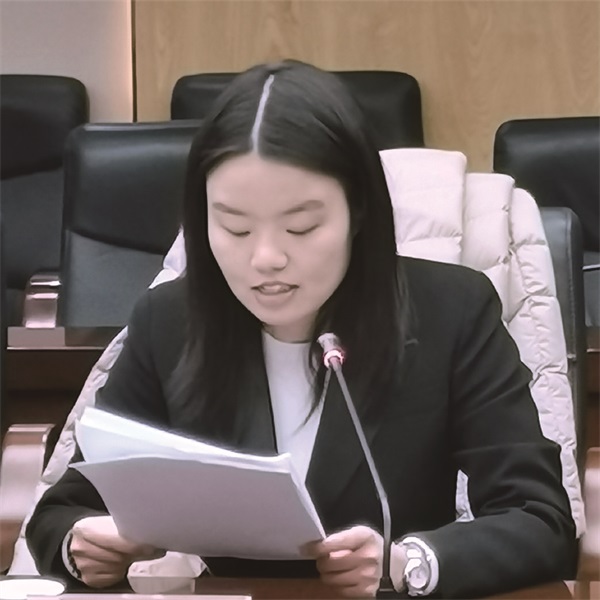 罗靓.jpg