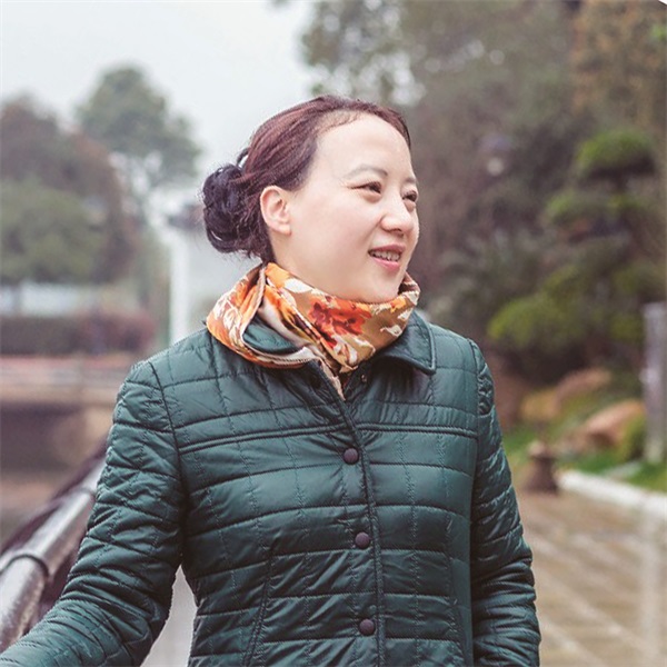 雷晓芳.jpg