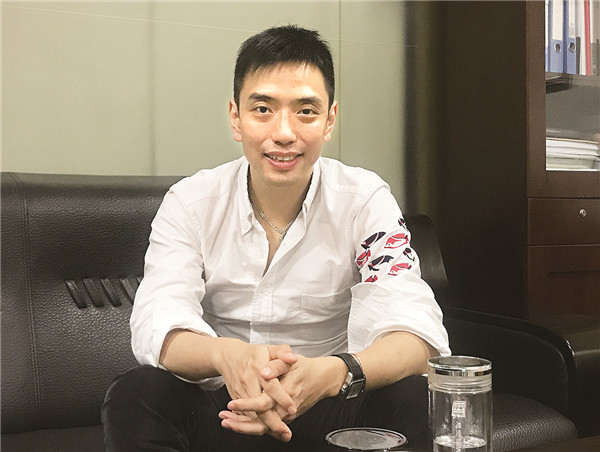 胡硕.jpg
