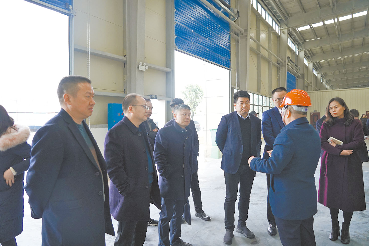 财鑫集团将优惠政策带入园区企业.jpg