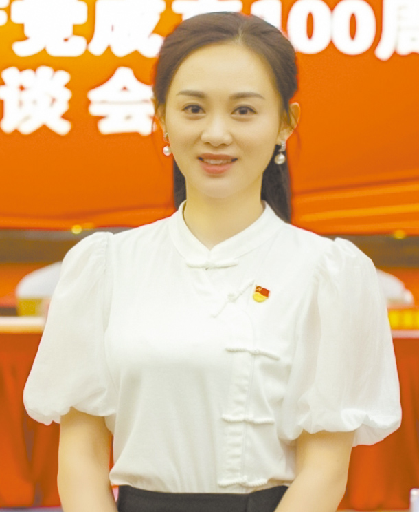 段媛洁.jpg