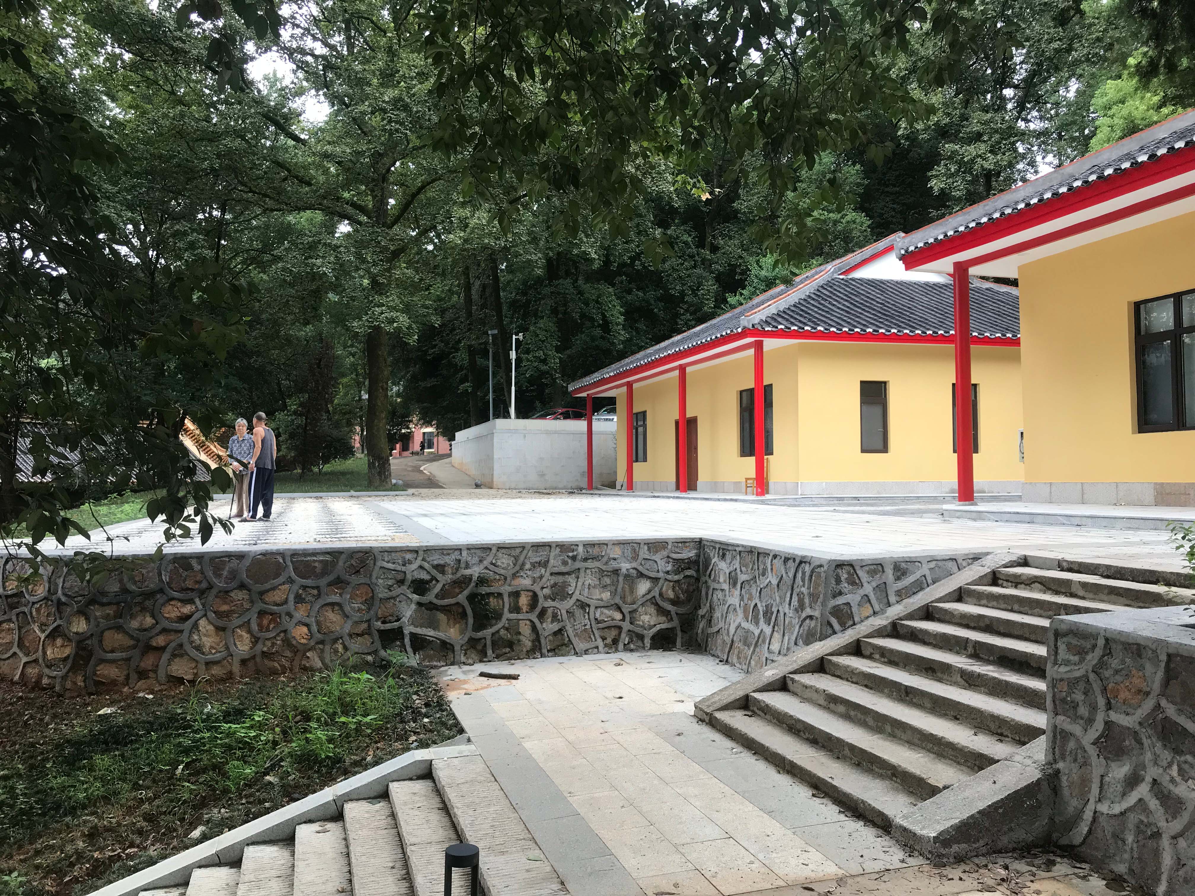 老建筑前有新隐患 各方面合力速解决(分离(100486)-20210903125517.jpg