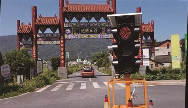 景区速添“红绿灯”.jpg