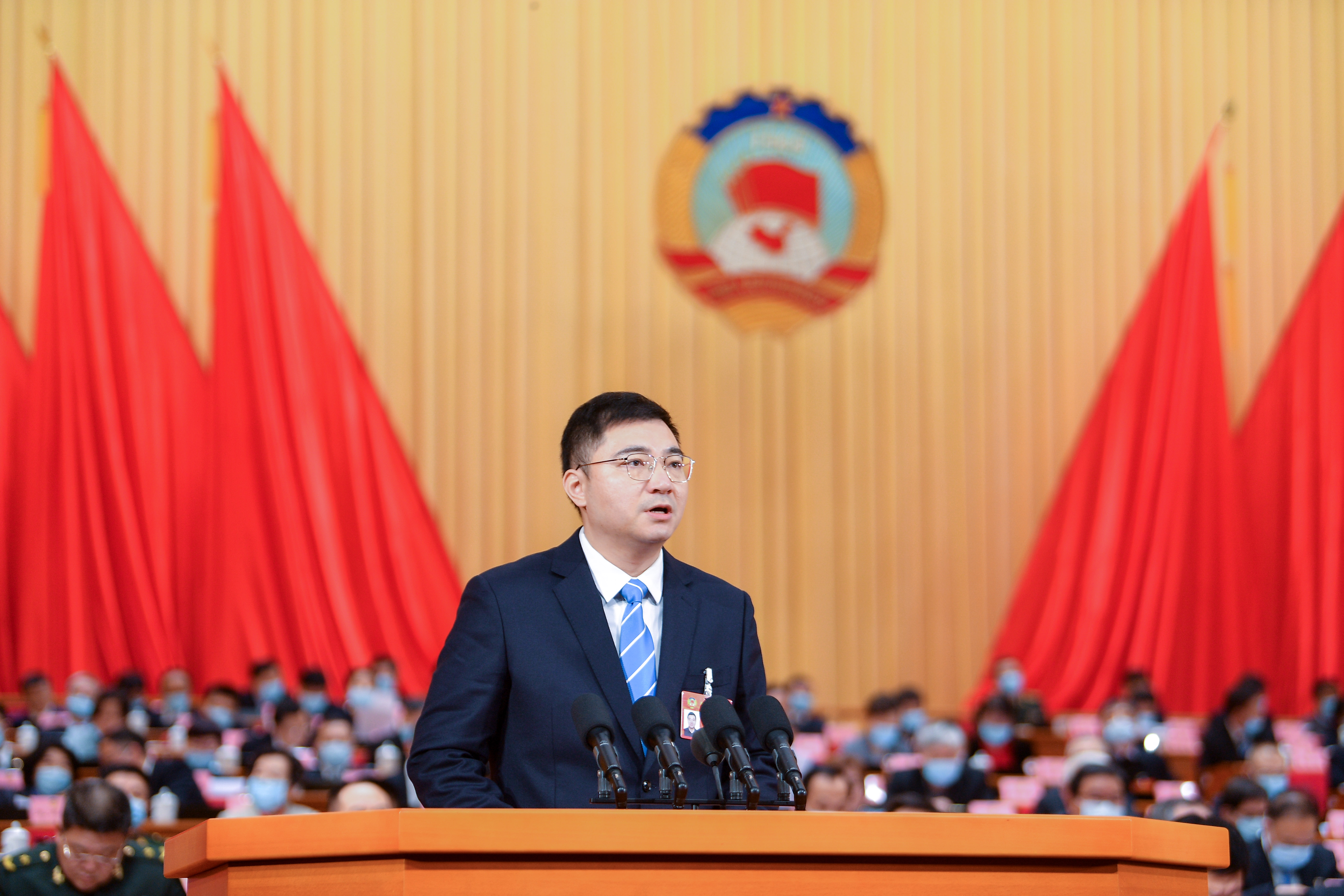 吴迪：用专业所长献智出力(分离图)微信图(126355)-20220414231754.jpg