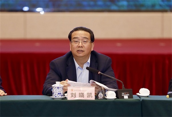 贵州省政协主席刘晓凯现场讲话.jpg